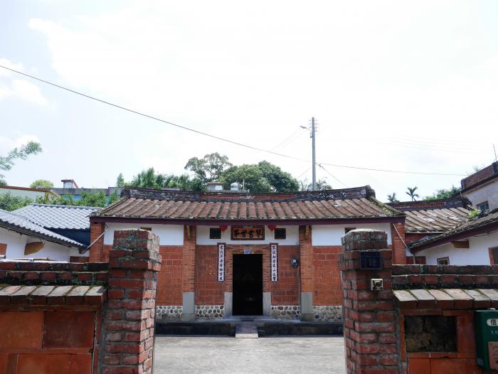 ?寮坑穎川堂鍾屋標題圖片