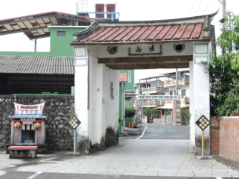 鏡庄東柵門標題圖片