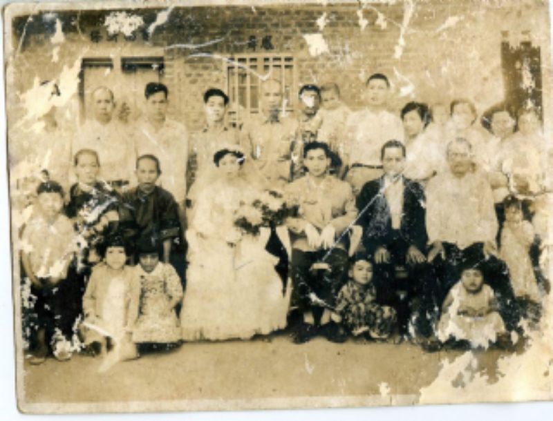 民國47年邱富松邱鍾冬妹結婚家族照標題圖片