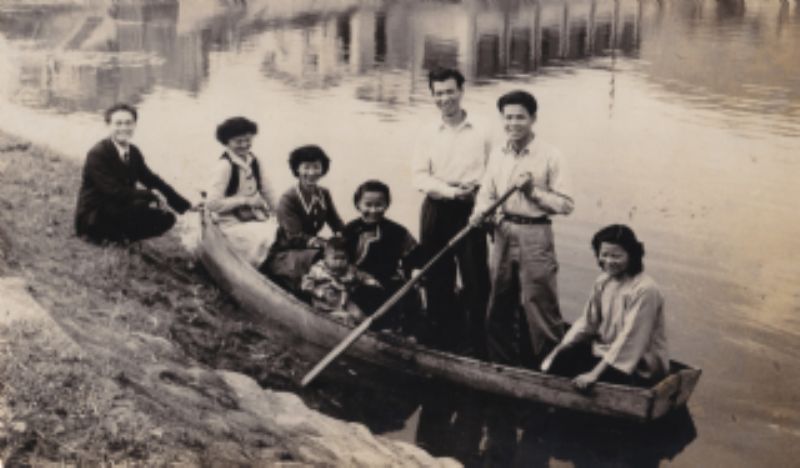 民國40年代在美濃湖划船合影標題圖片