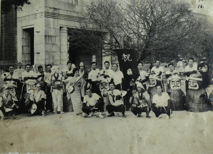 日昭和16年東勢公會堂留念相(老照片)標題圖片