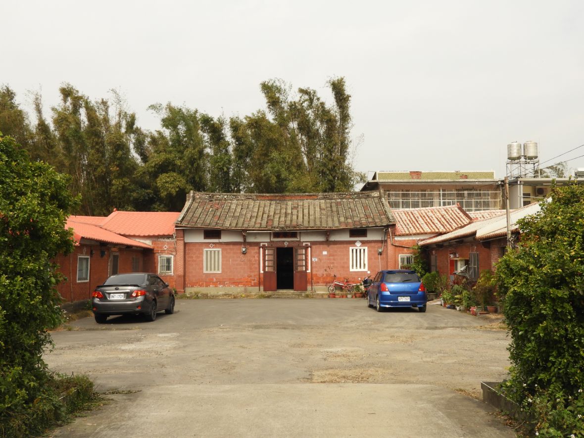 南興下庄燕春居