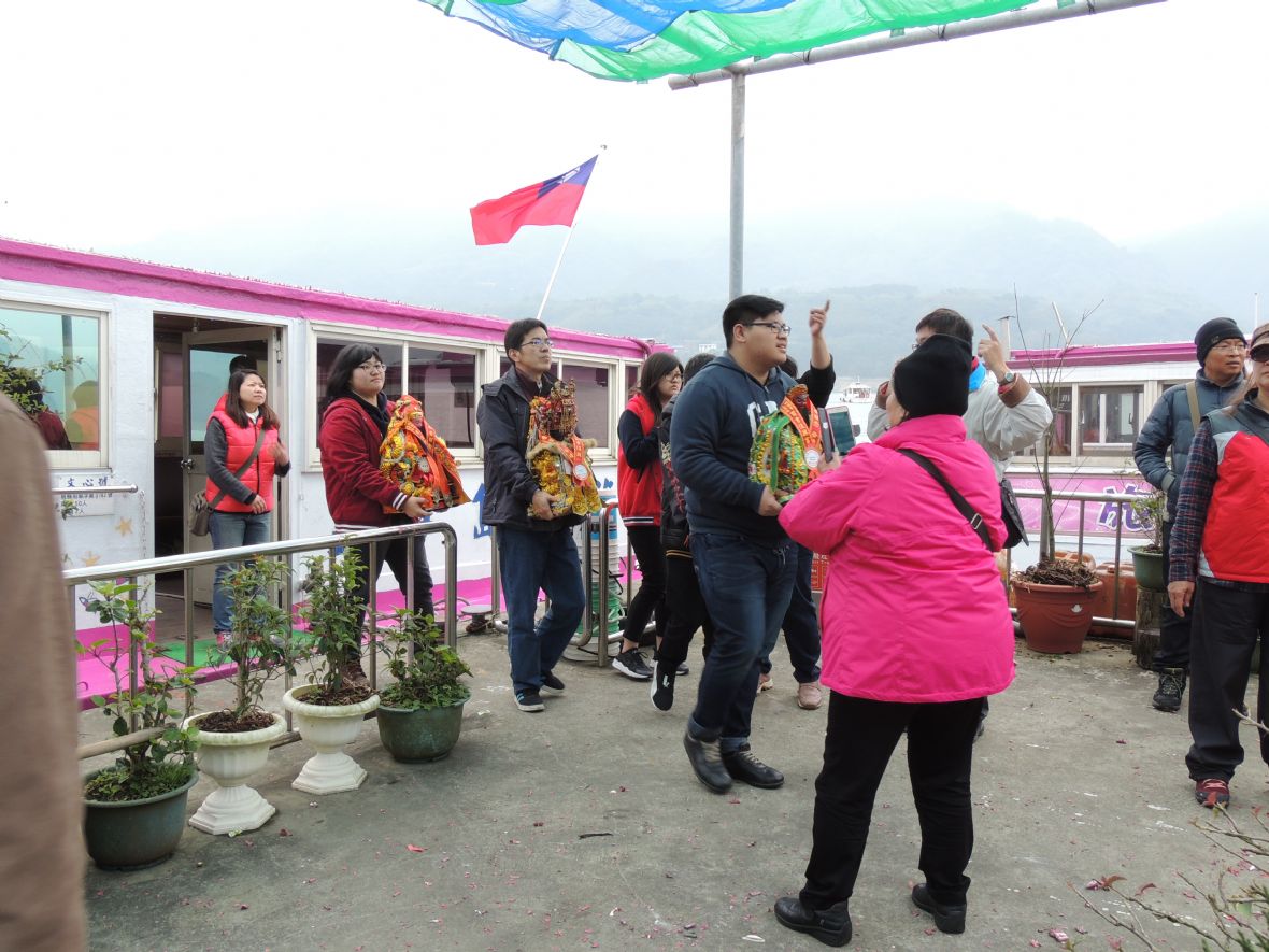 石門水庫水上媽祖遊湖平安祭眾神尊