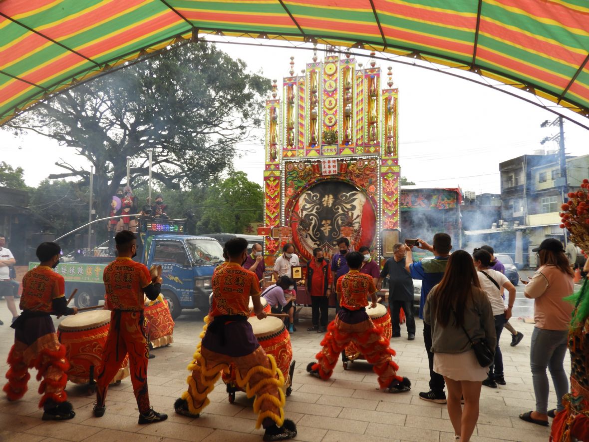 值年角頭聘請戰鼓醒獅團賀壽