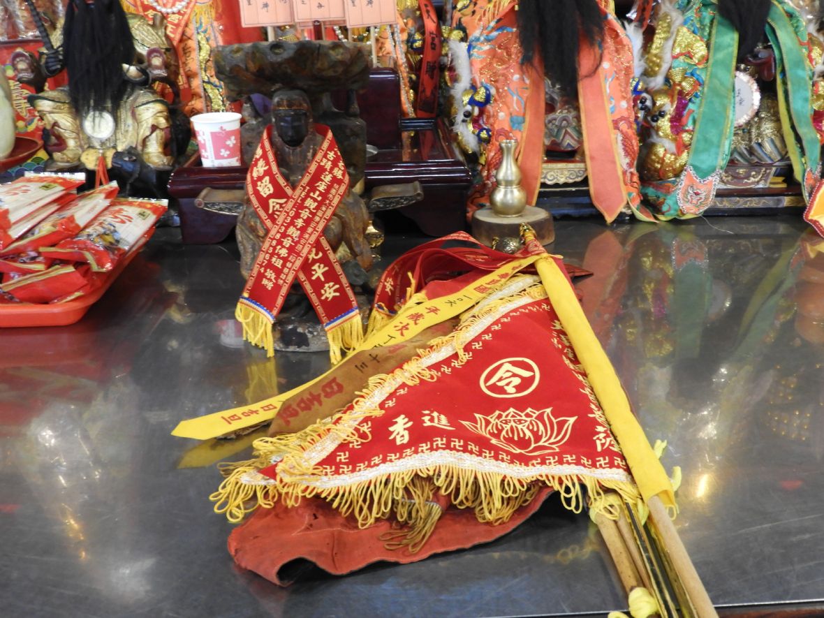 蓮座山觀音亭的香旗