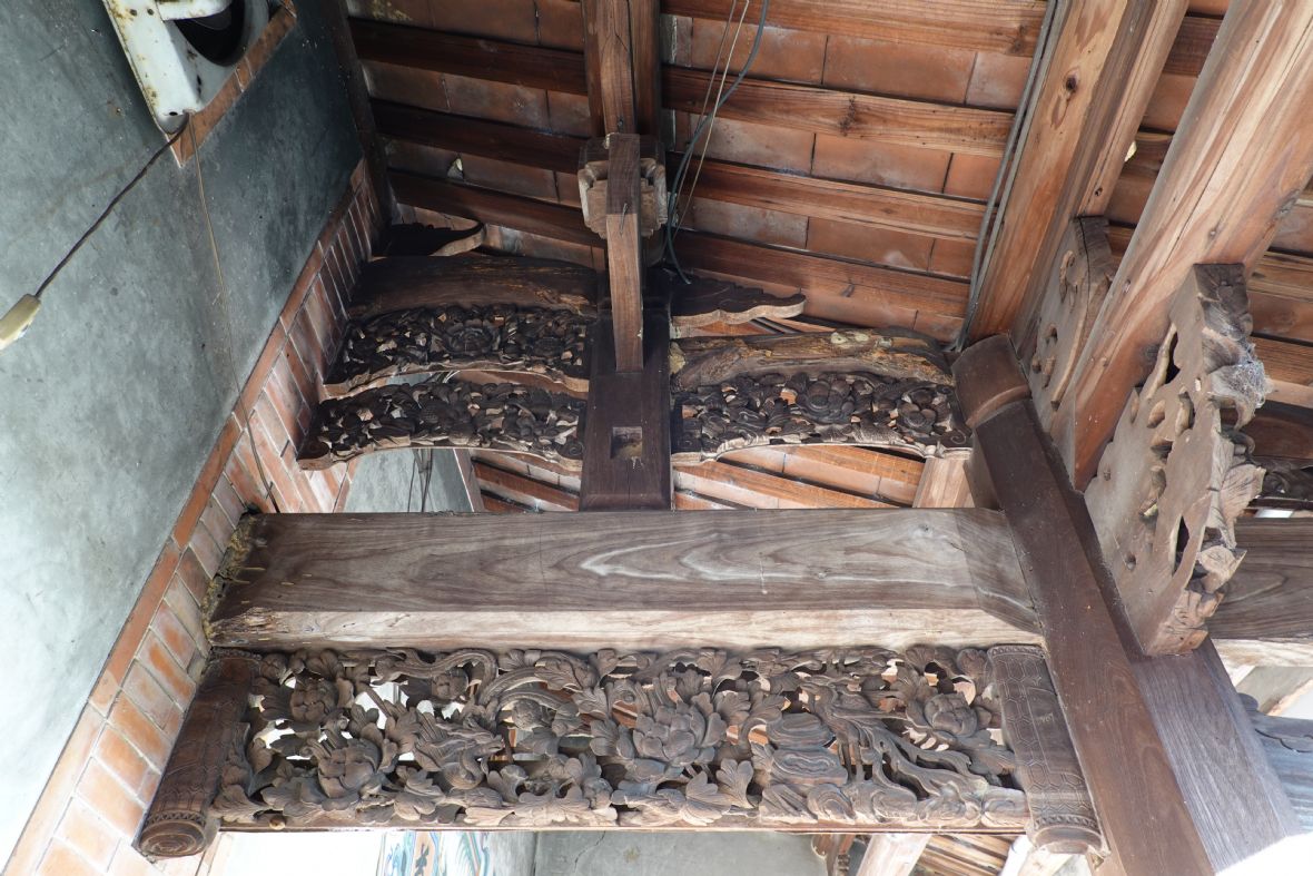 斗拱花鳥雕琢精美（林美辰攝，2022）