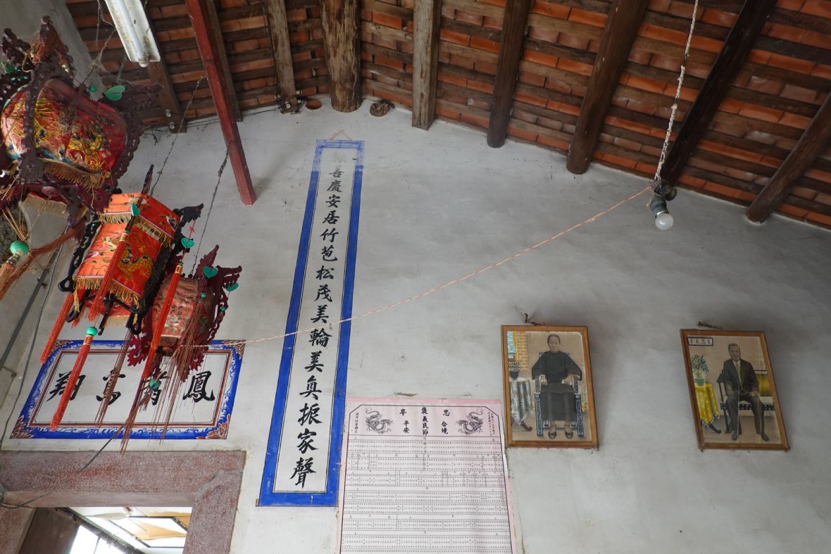 正廳彩繪對聯（林美辰攝，2022）