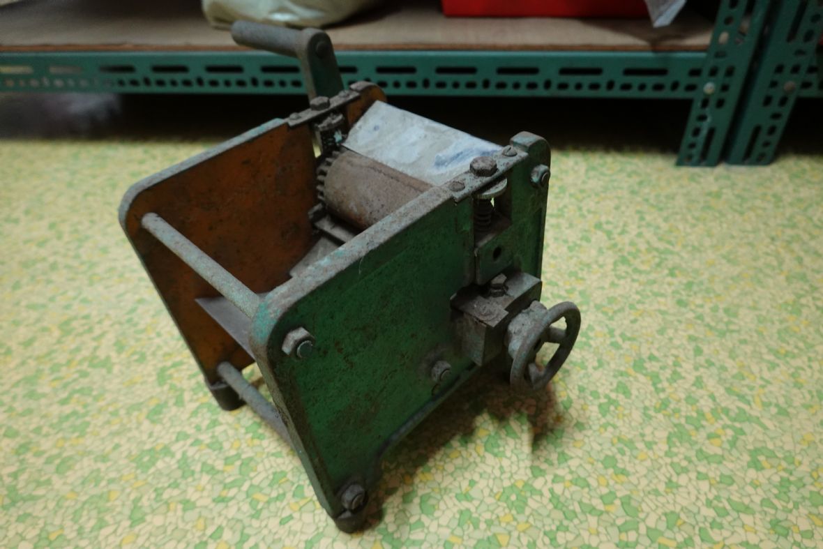 輾壓機（林新福壽堂提供，林美辰攝，2022）