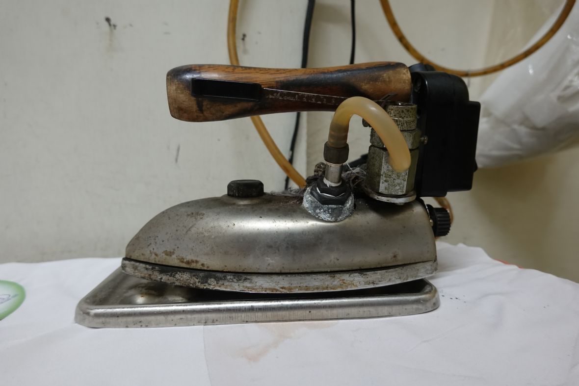 鐵蒸氣熨斗（劉芷妘攝，2022）