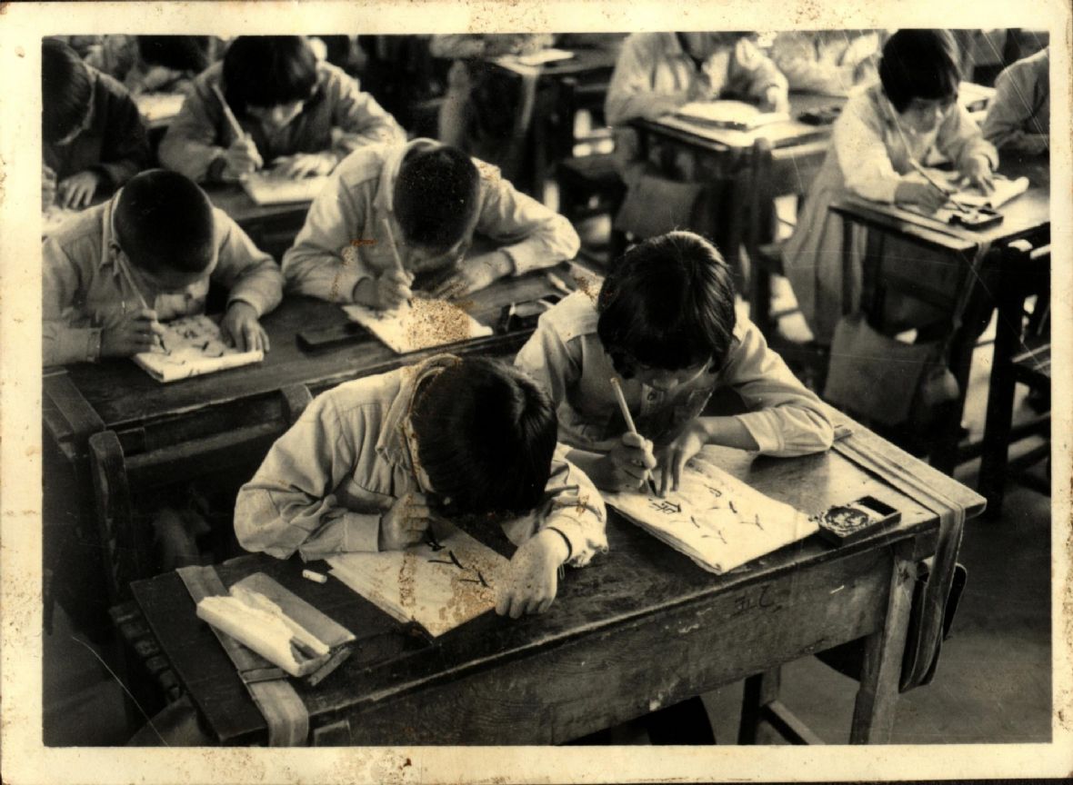 民國58年東海國民學校書法課撰寫反共意識口號（林美辰翻拍，2021）