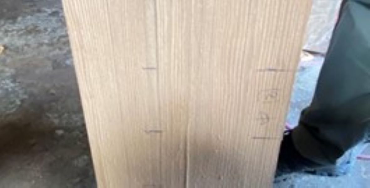 板仔以記號搭配些許文字