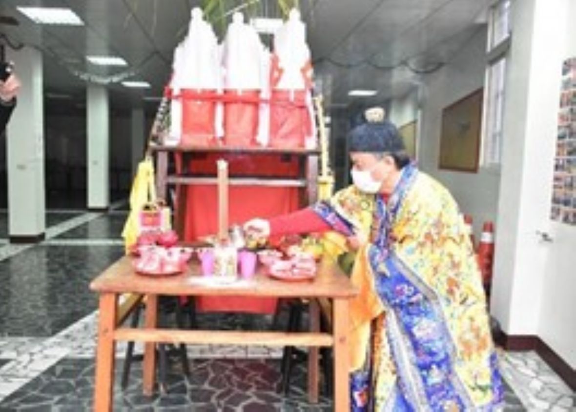 儀式過程中葉道長敬酒