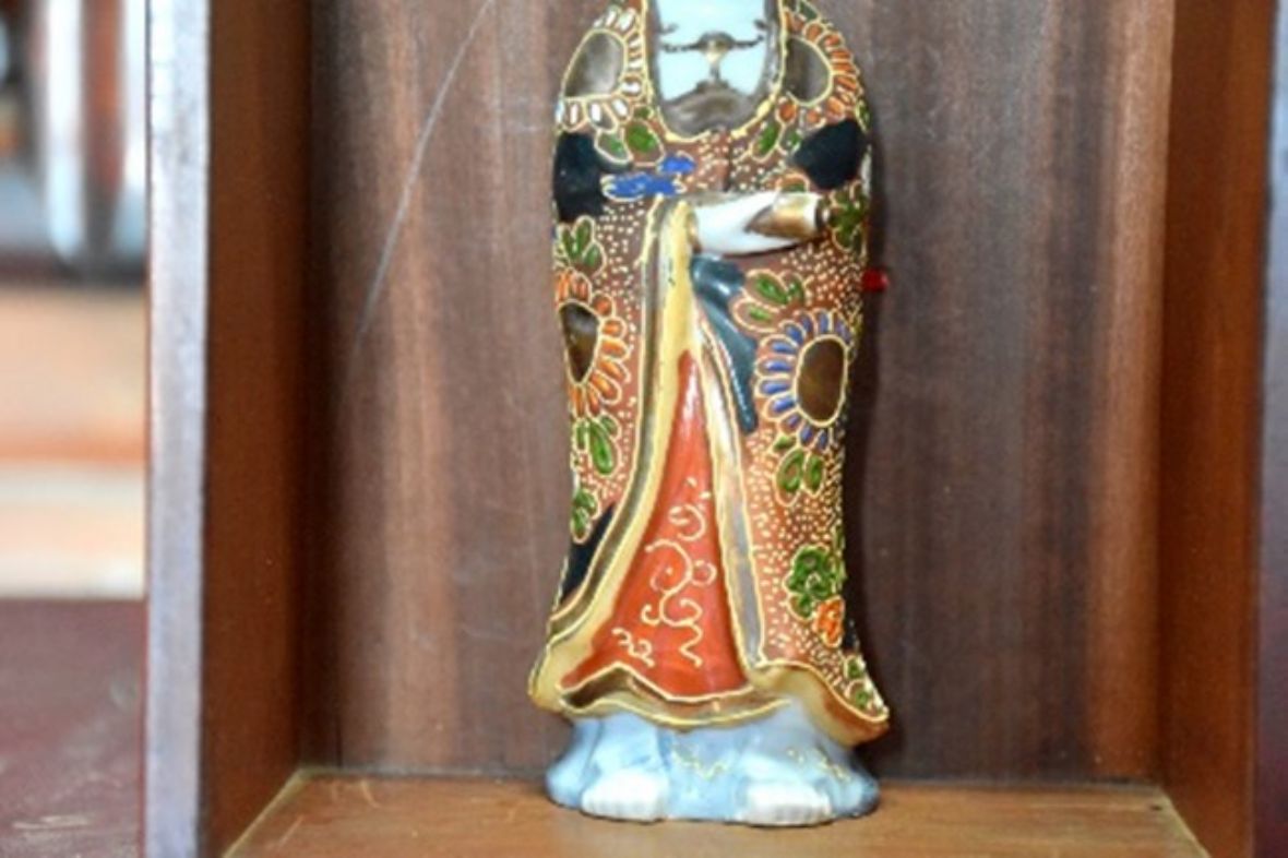 觀音像下半身近拍