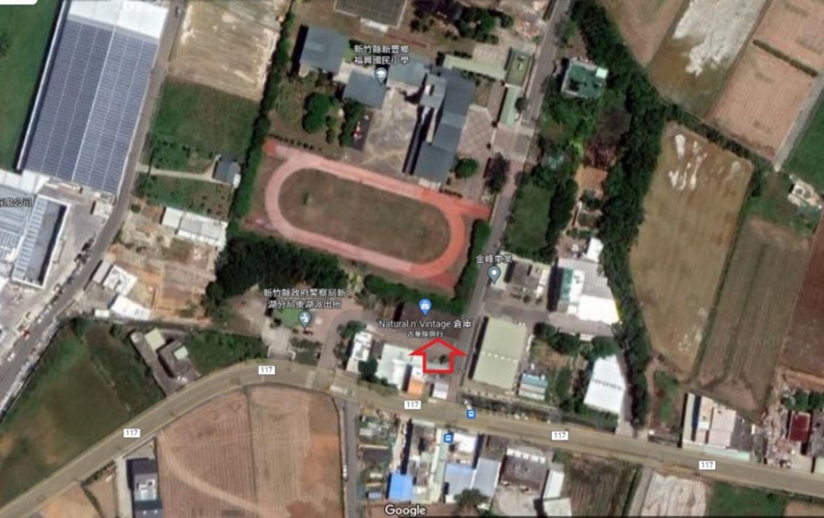 原為民國67年（1978）糧食局補助新豐鄉農會興建之肥料倉庫 （底圖為中央研究院《臺灣百年歷史地圖》）