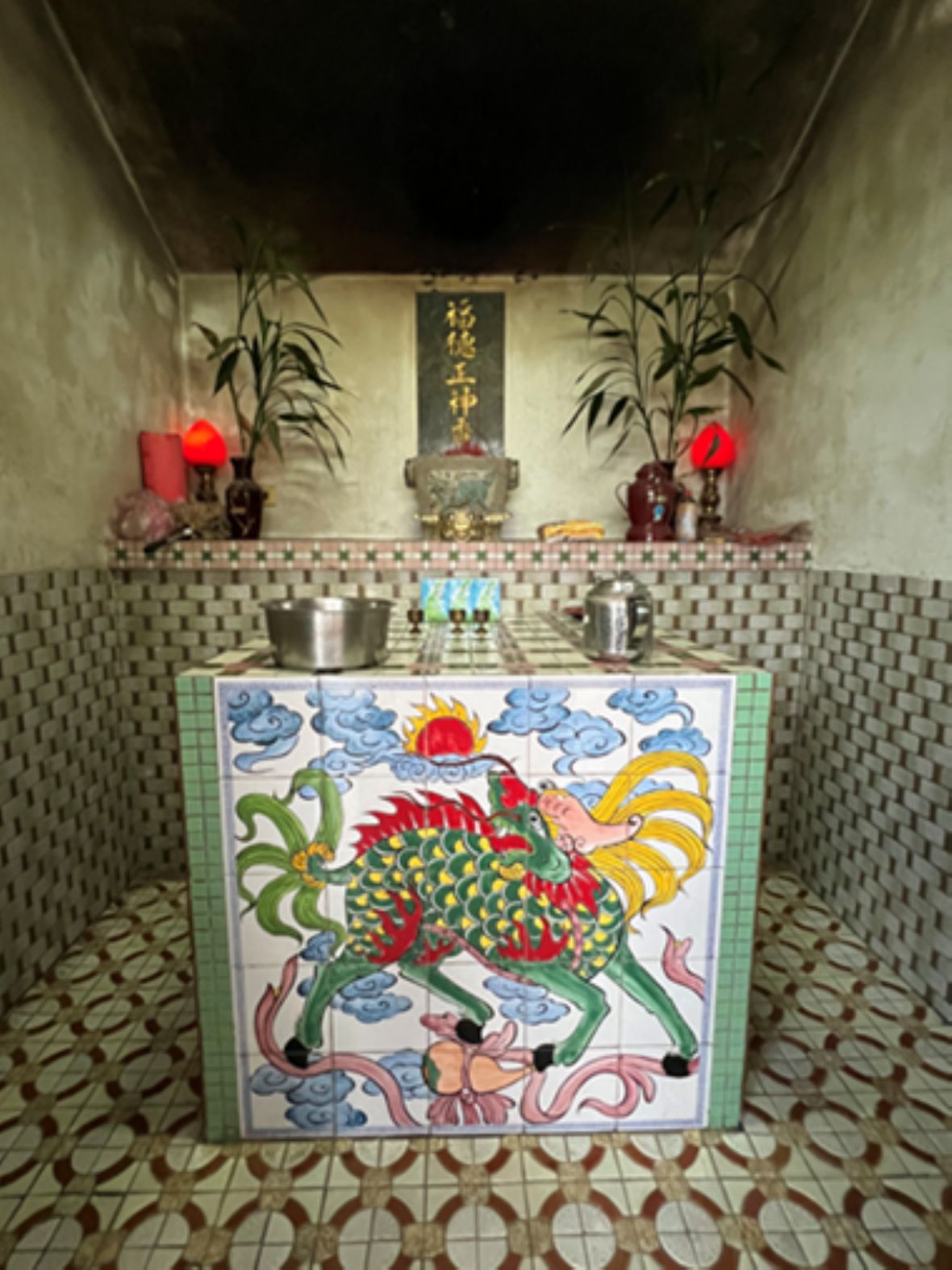 民國68年改建後正殿內部