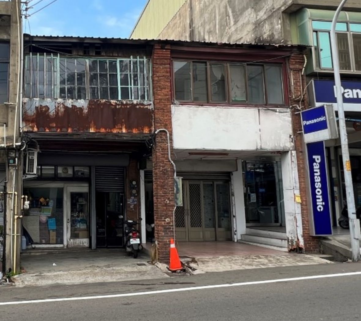 興建於日治最末期的新豐鄉新庄路店屋。