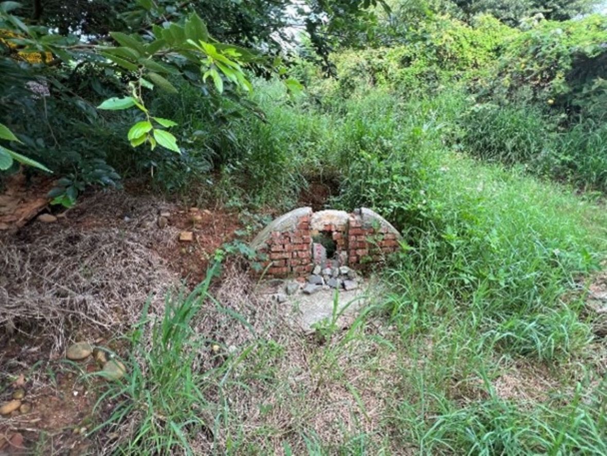 新竹縣新豐鄉青埔子段1991地號的新豐鄉第二公墓霊園／墓損毀的初葬墳墓