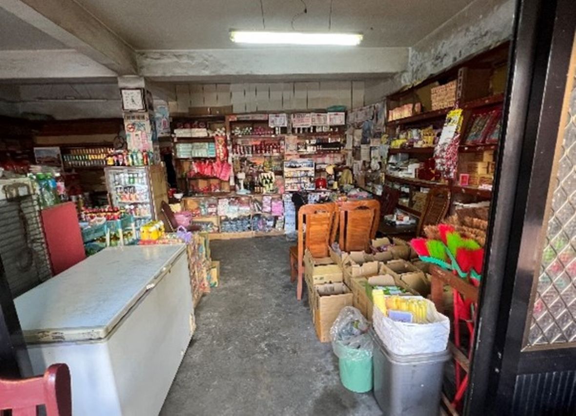 義德商店內部商品擺設