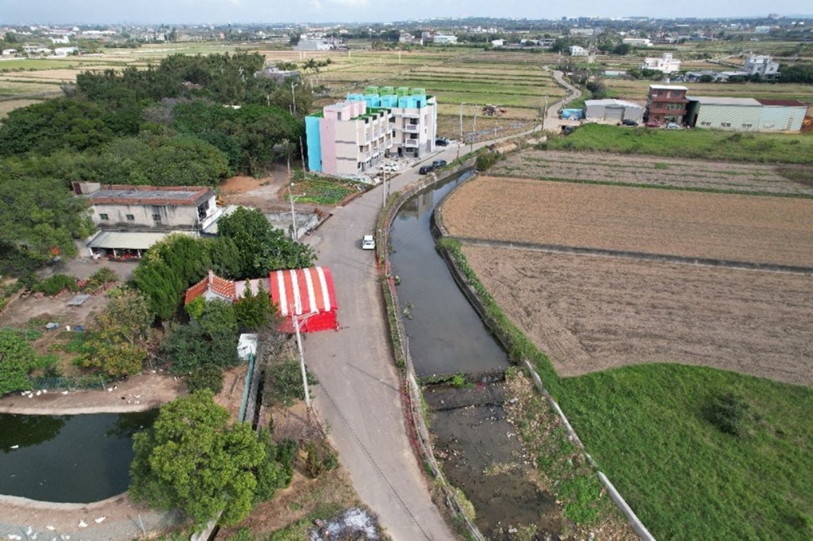 圓山子60-12號土地公與旁側即將竣工之新集合住宅