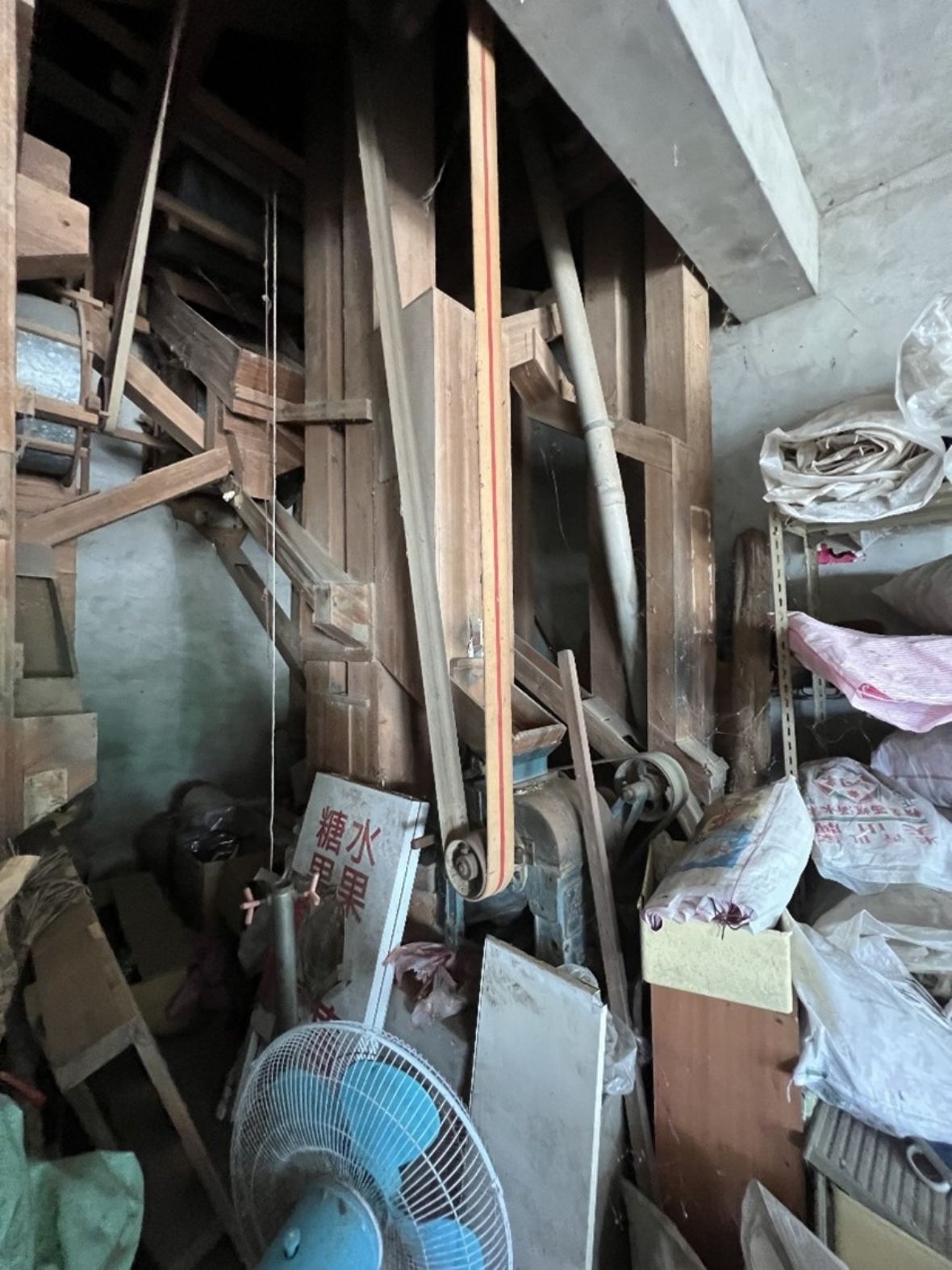 頂興碾米工廠的碾米機
