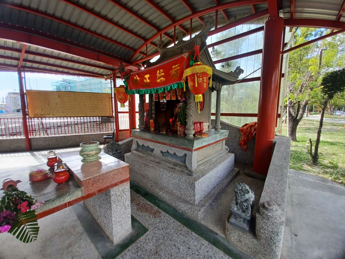 因怕淹水，廟體有墊高抬升處理