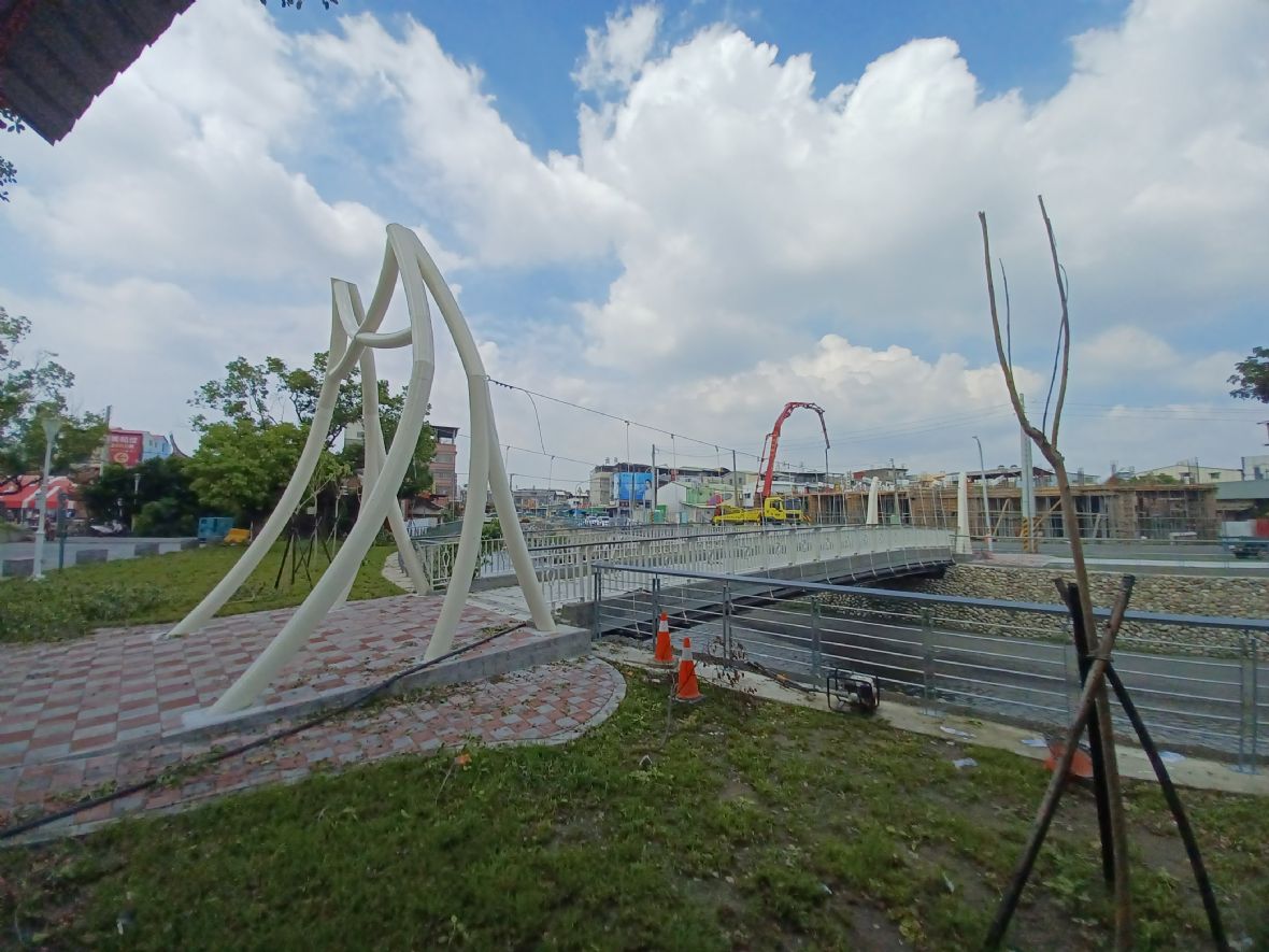 廟後方新橋與龍頸溪