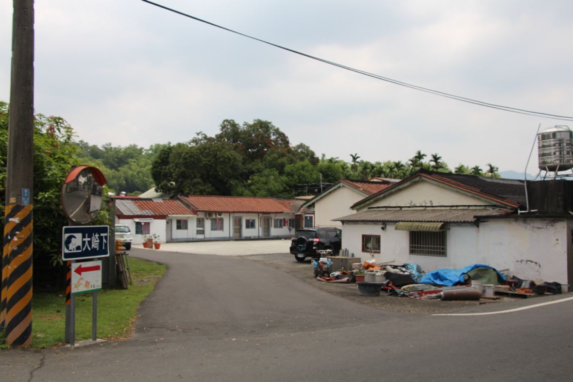 鍾富郎派下夥房位於美濃區獅山里，又稱「大崎下」