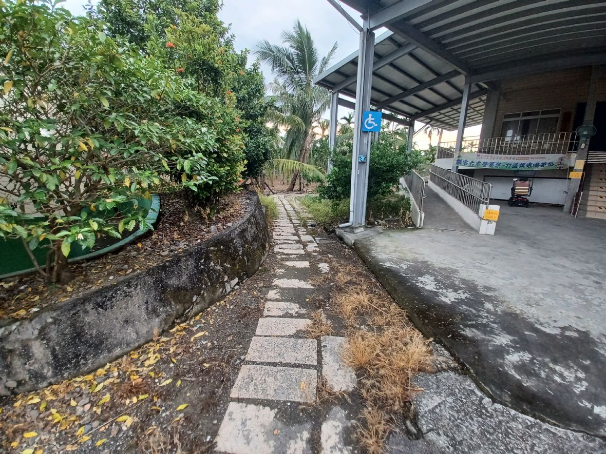 隱身在社區活動中心旁鄉間小徑