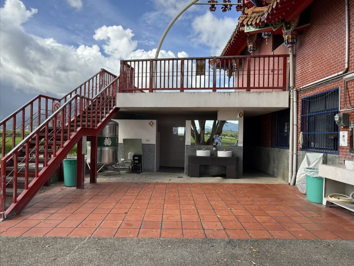 福德宮廟埕與周邊景觀陸續整建，逐步納入池上觀光動線。