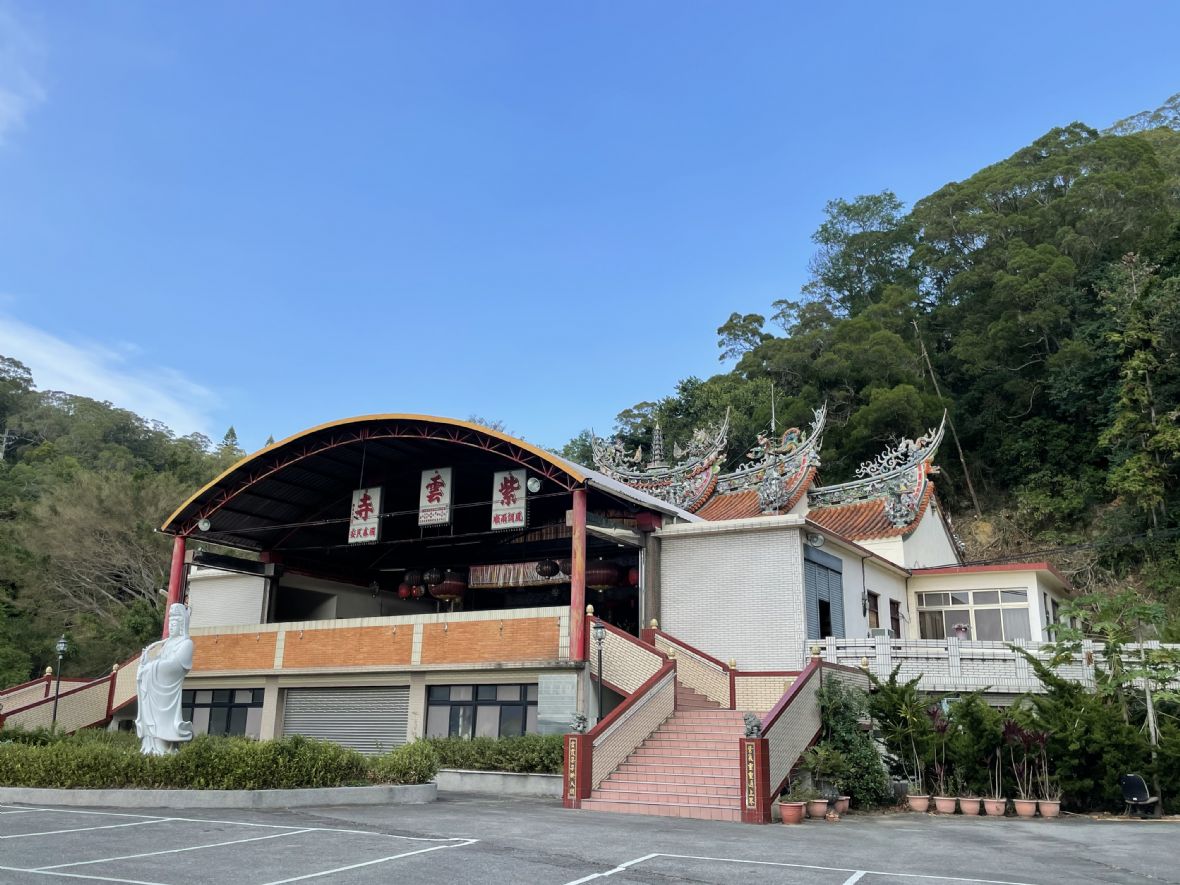 紫雲寺新廟址供奉的是三恩主公