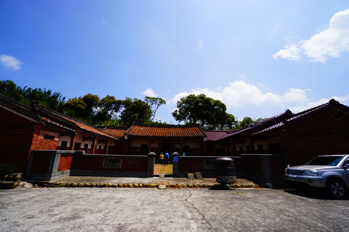 秀禮公祠格局為一堂二橫屋的建築