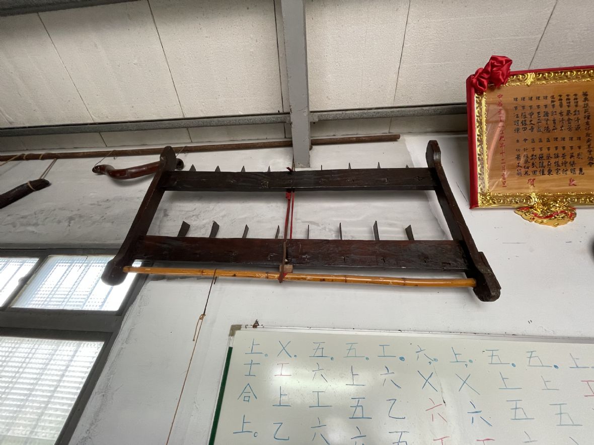 割耙為木構主體，長155公分、寬82公分，成「H」形狀