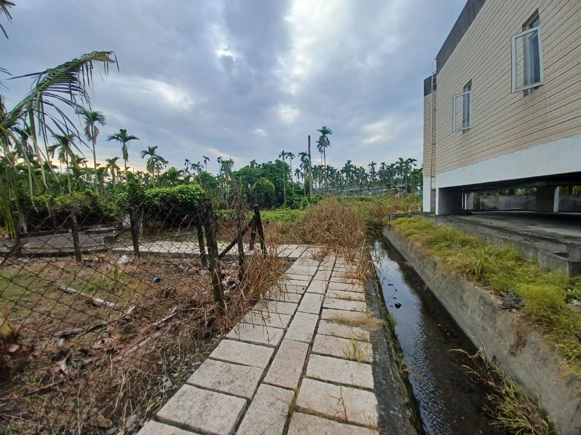 伯公後方之圳溝