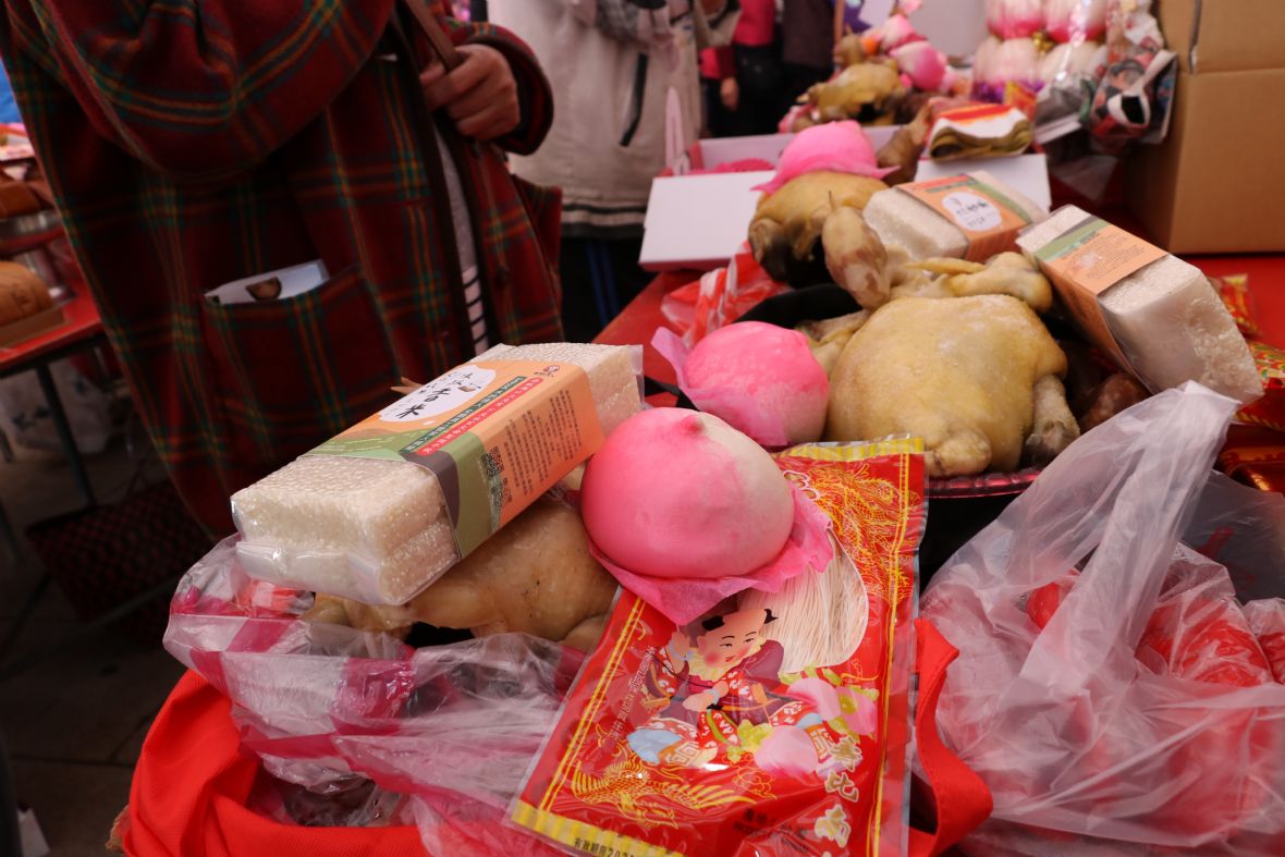 作為食福的壽桃包、長壽麵線和平安米