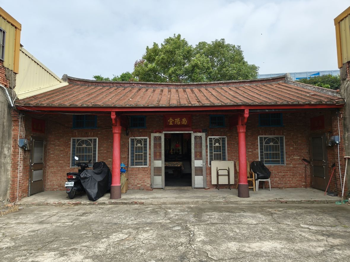 10.天文里南陽堂鄧屋是客家人所建。