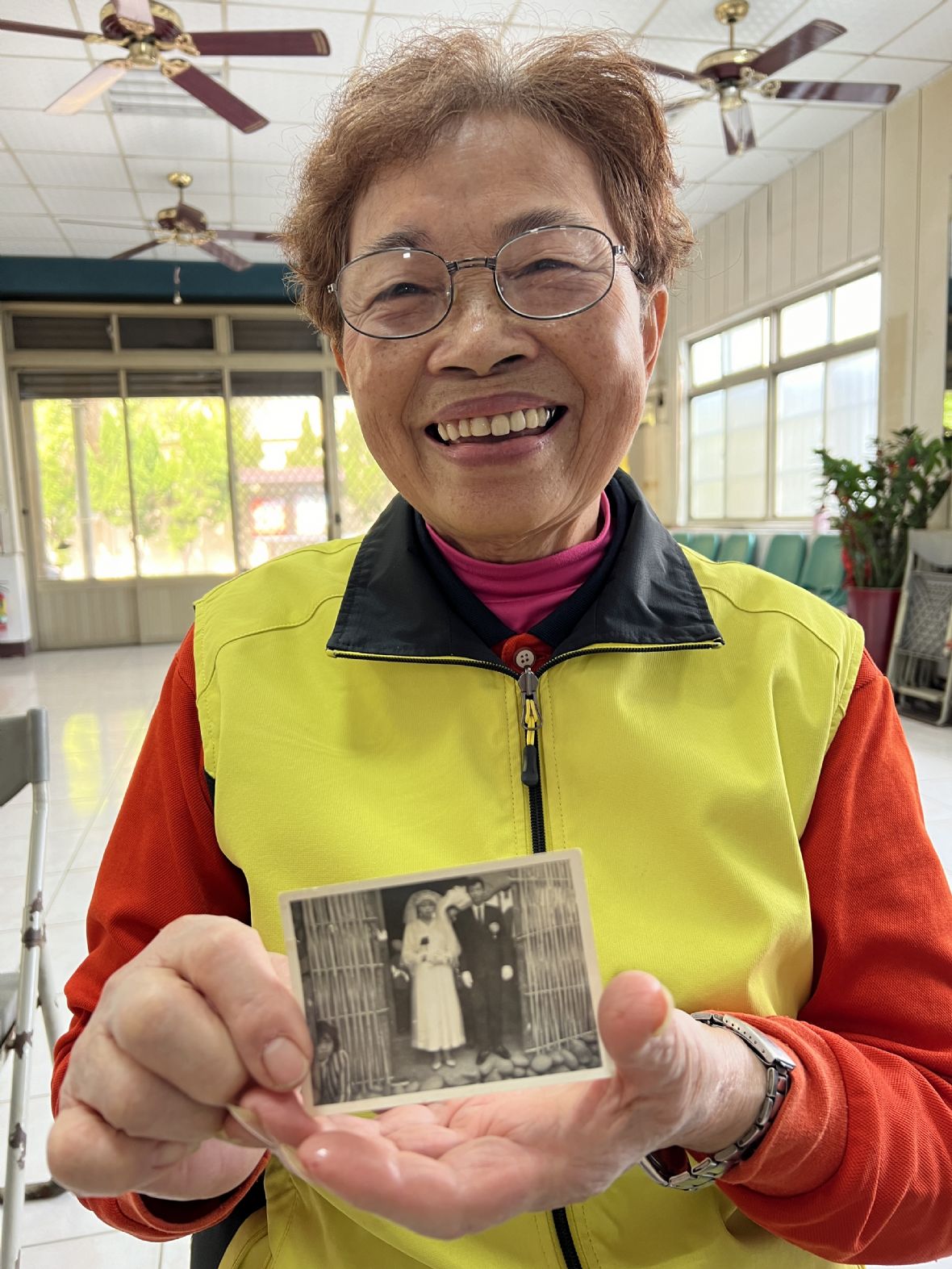 4. 陳秀春認為當年結婚照拍得不美麗。陳秀春/提供