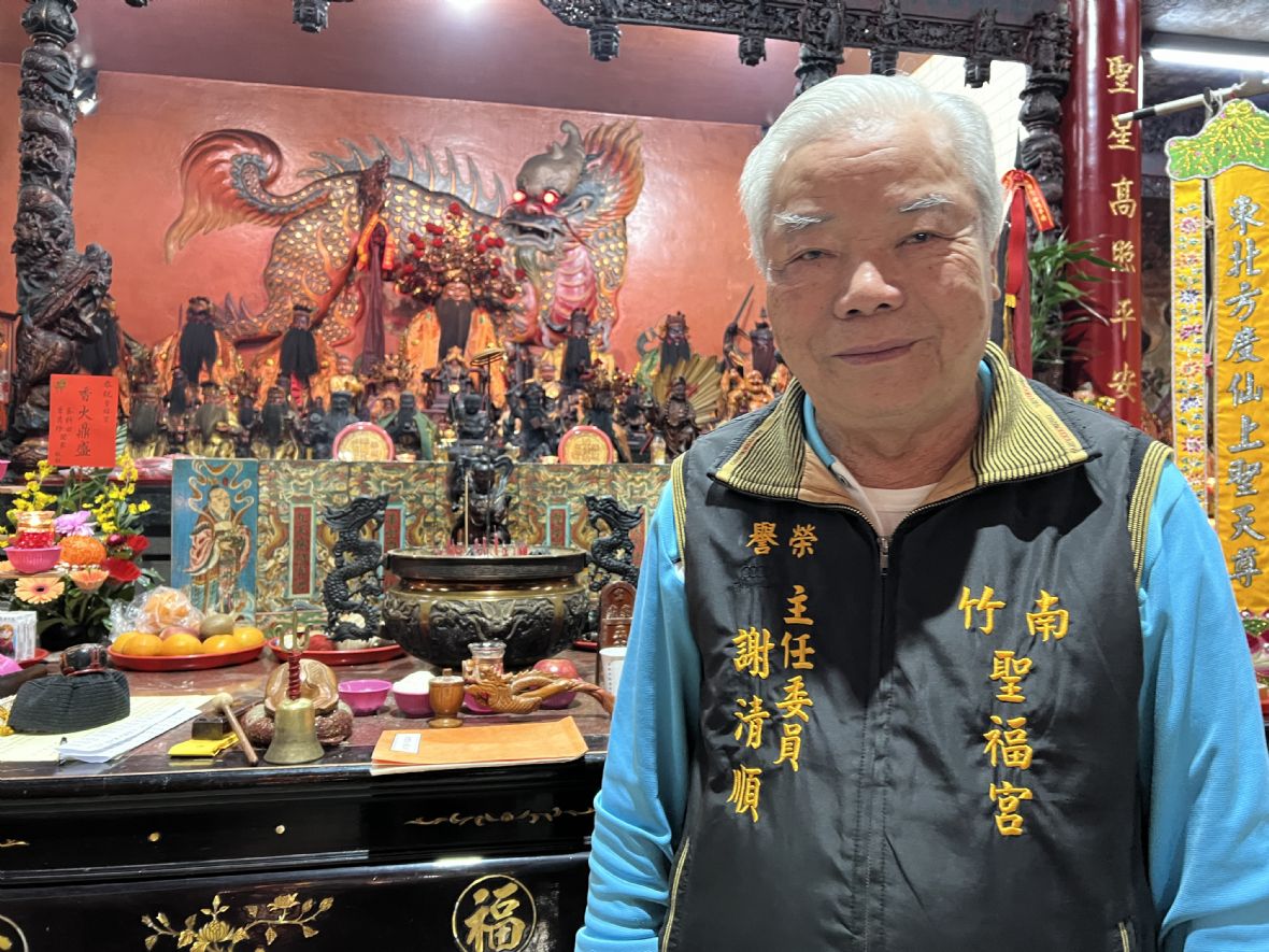 9.民國60年幫許銘煌開禮車的謝清順。