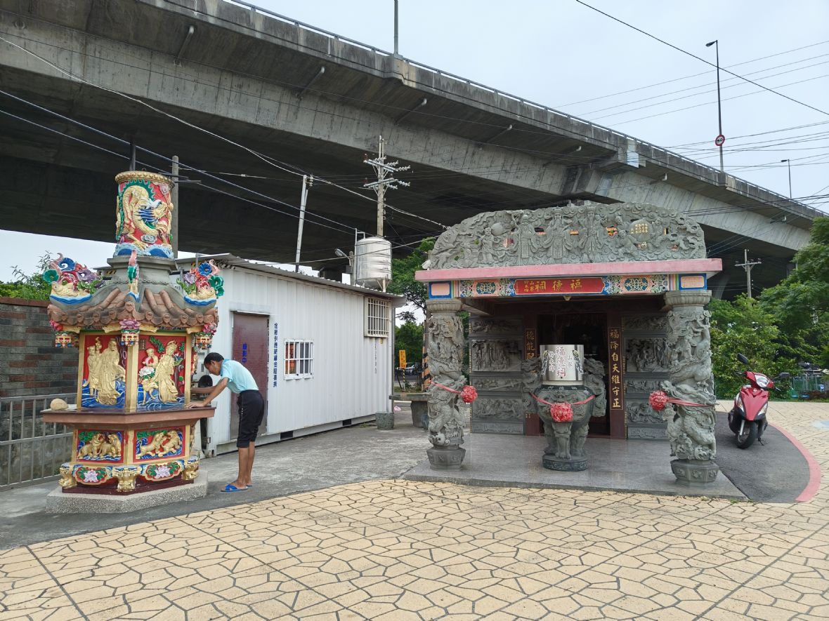12.鈴木埤福德祠。