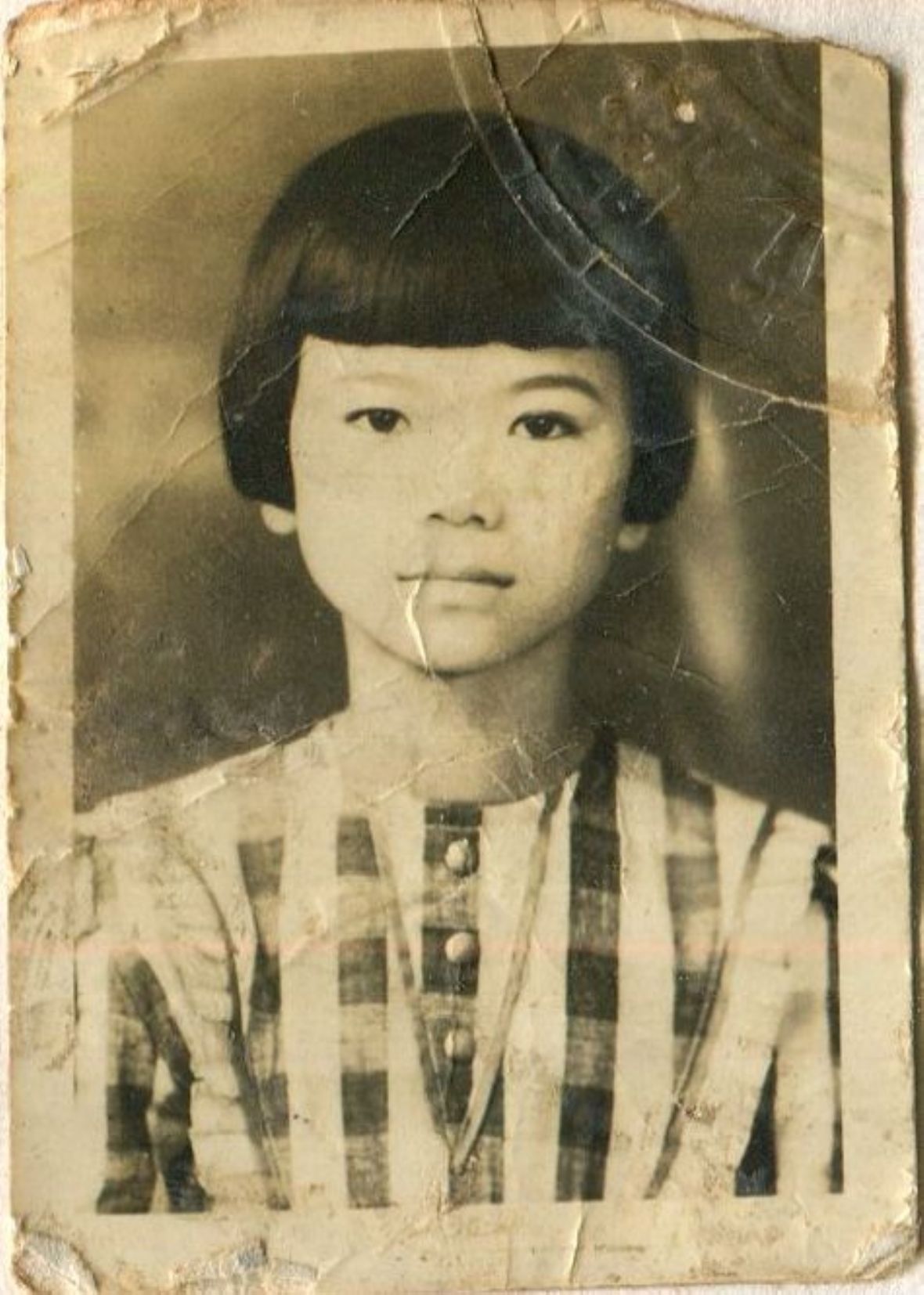 1. 民國38年余智粦個人照。