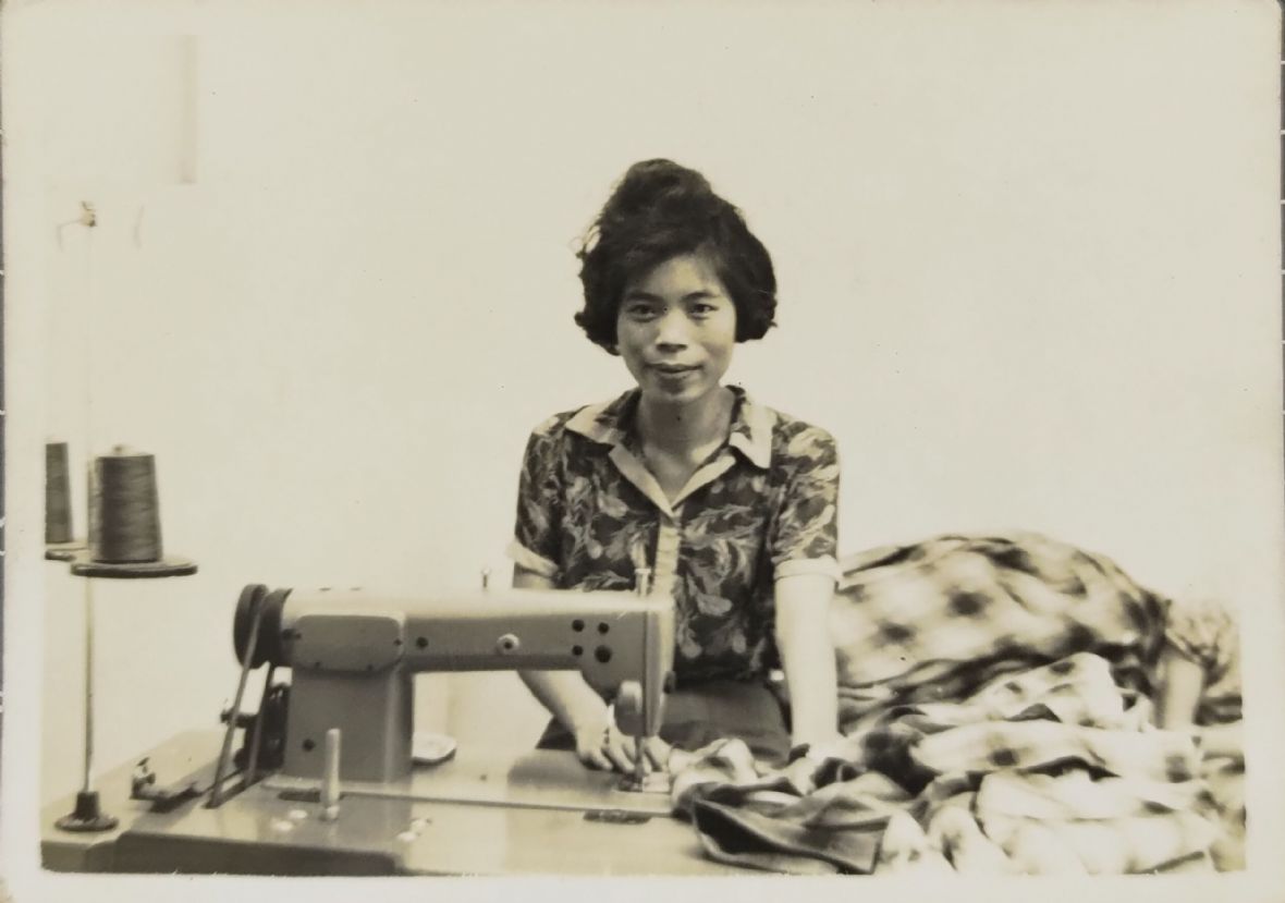 4. 民國52年曾林美惠成衣廠工作照。