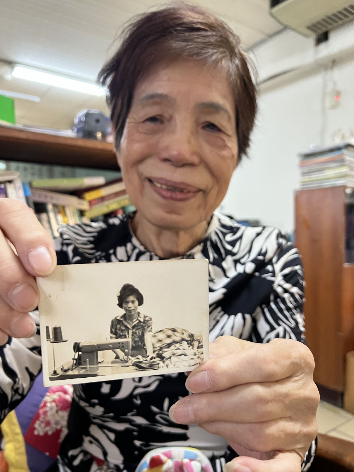 6. 曾林美惠保留昔日工作照。