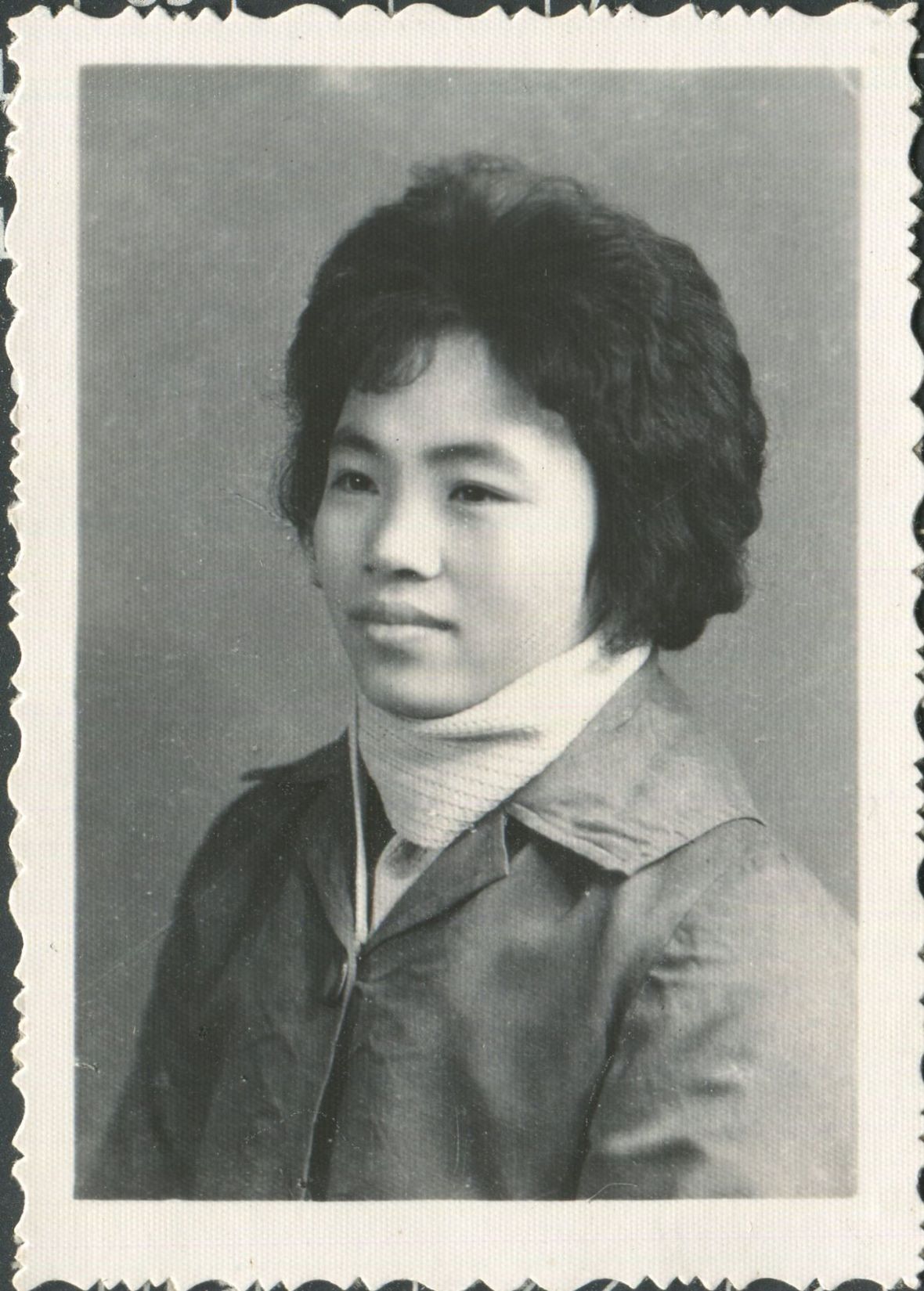 9.陳秀春19歲相館照。