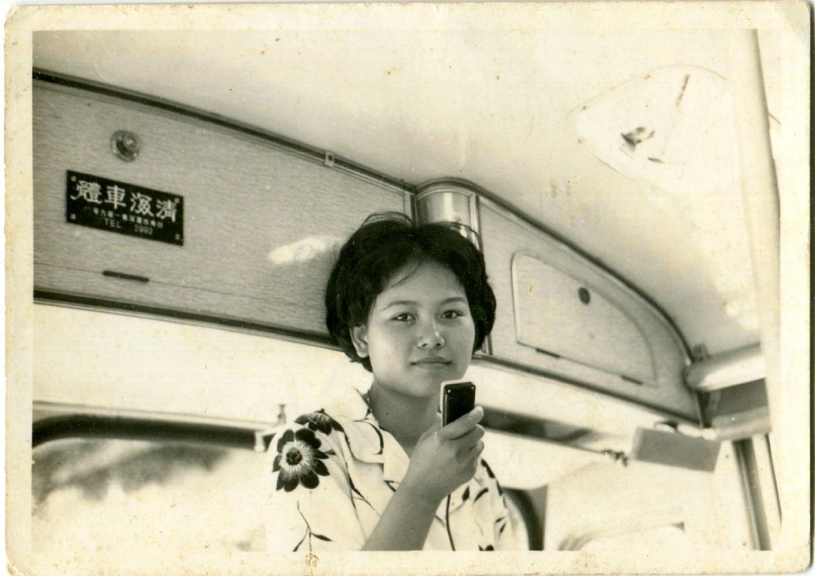 12. 民國53年劉淑貞隨車廣播照。