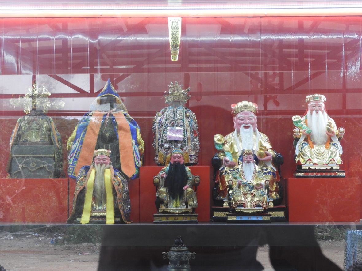 660巷臨時紅壇的橫峰諸伯公（林鑫咸攝，2023）