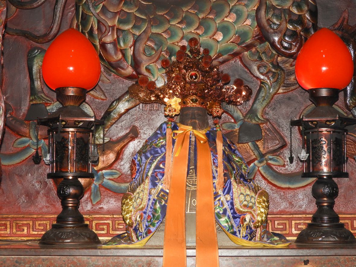 頂埔陂的石雕伯公神尊（林鑫咸攝，2023）