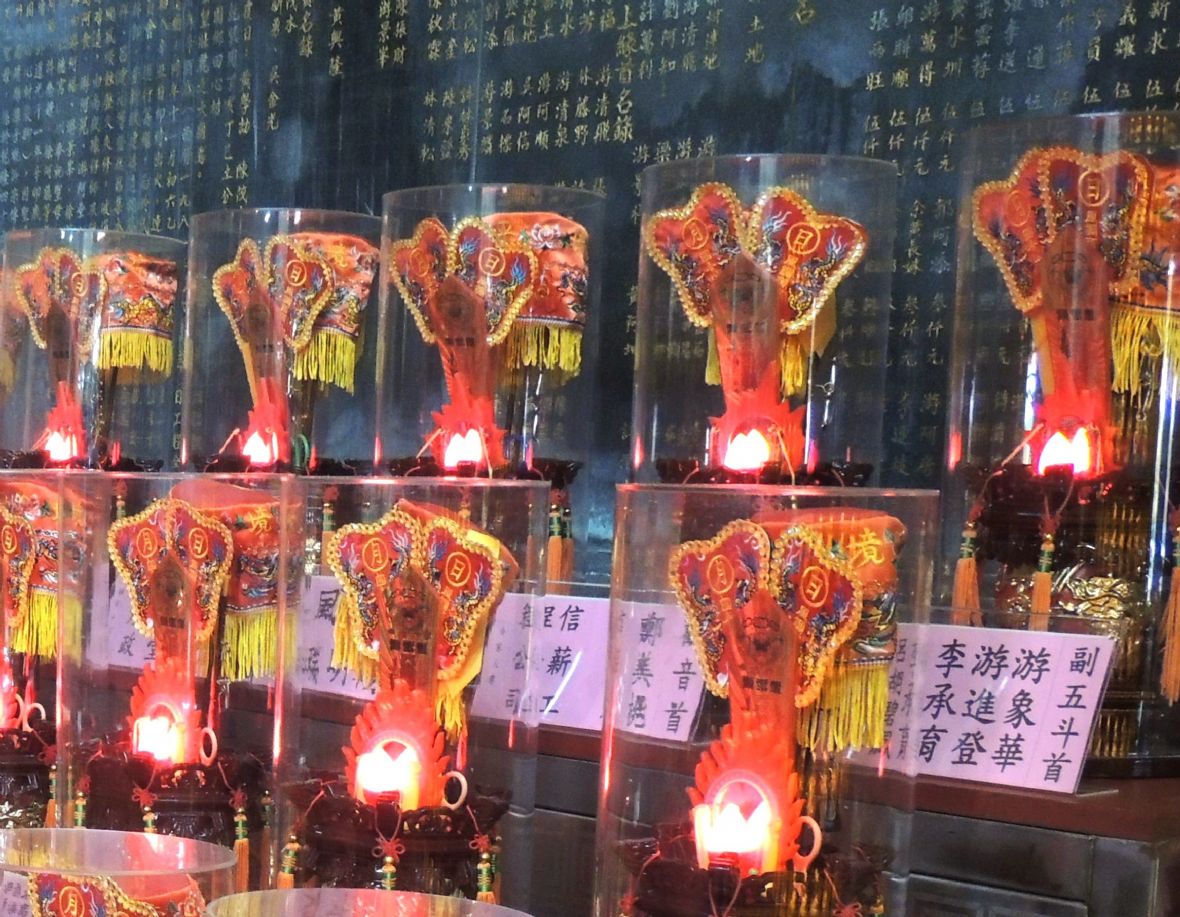 崁腳仁德宮副五斗首、觀音首等燈座（林鑫咸攝，2024）
