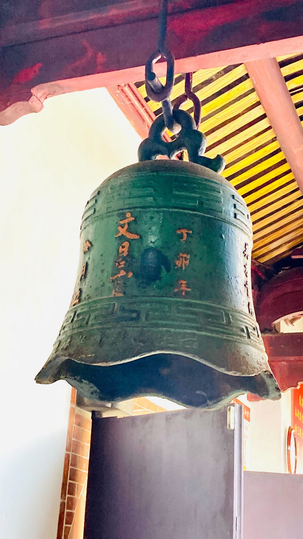 圖4/英才書院古鐘附設於文昌祠內。（黃鼎松攝，2021）