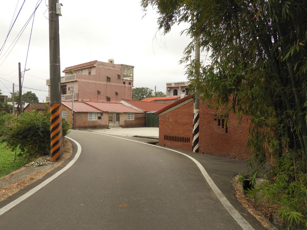 梁姓家族居住在和廣路（林鑫咸攝，2023）