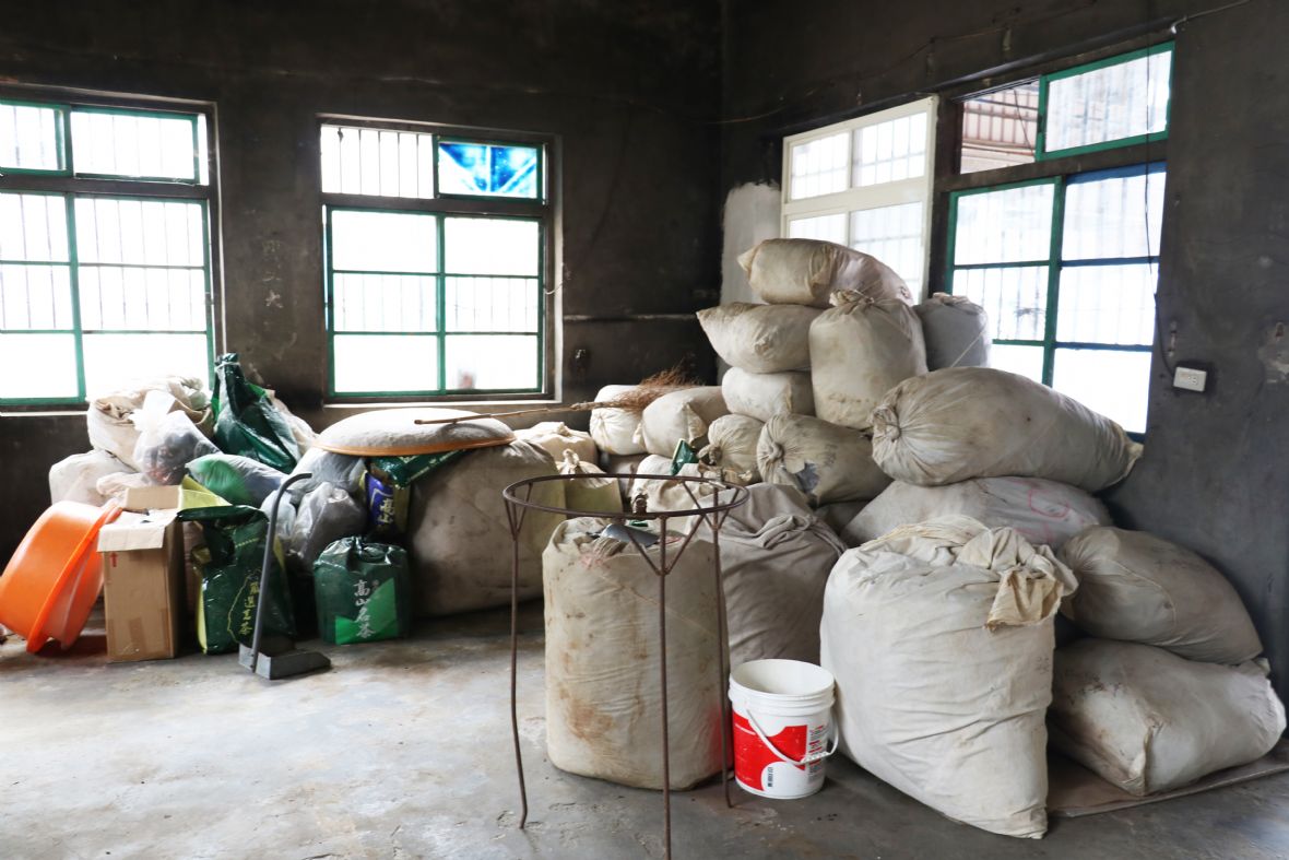 羅美燃留存歷年的樣品茶