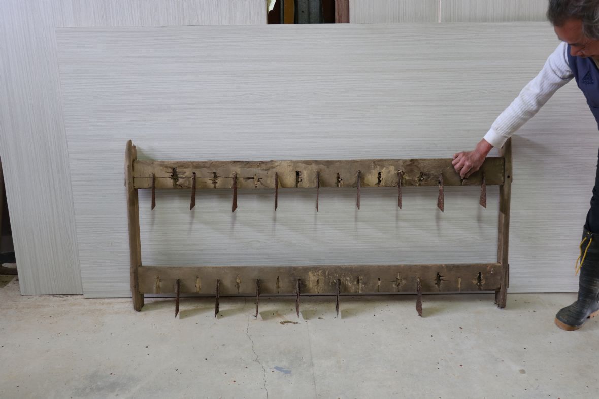 何啟鏞介紹割耙結構和年代的分析